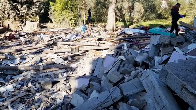 الجزيرة ترصد آثار القصف الإسرائيلي لمنزل عائلة بركات في رفح