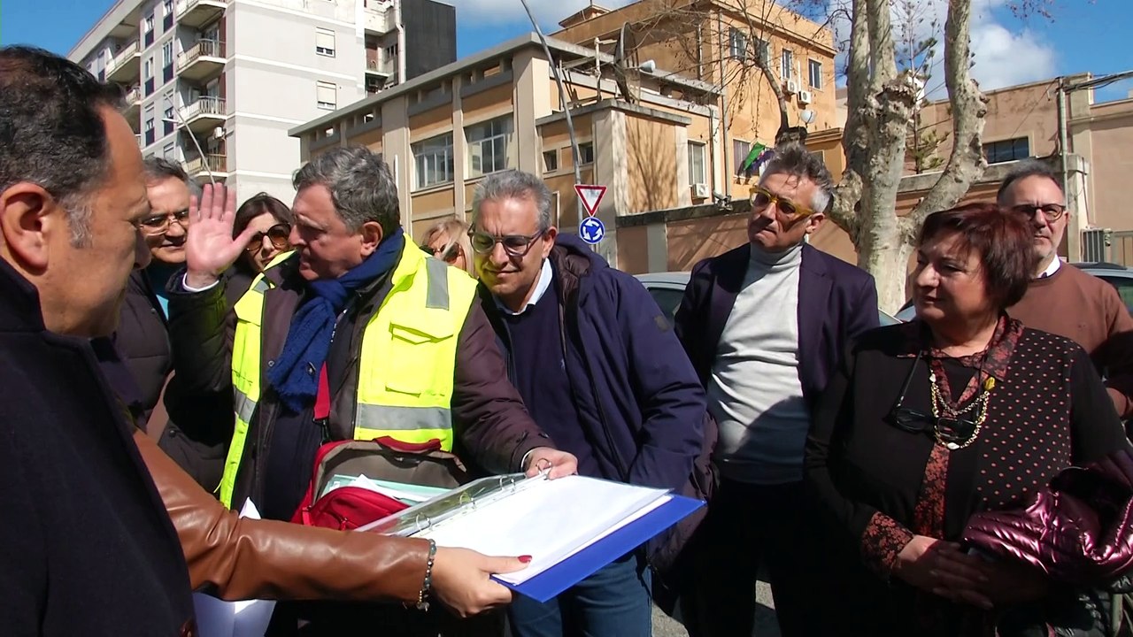 Via Don Blasco, si lavora   nel tratto ex Rifotras