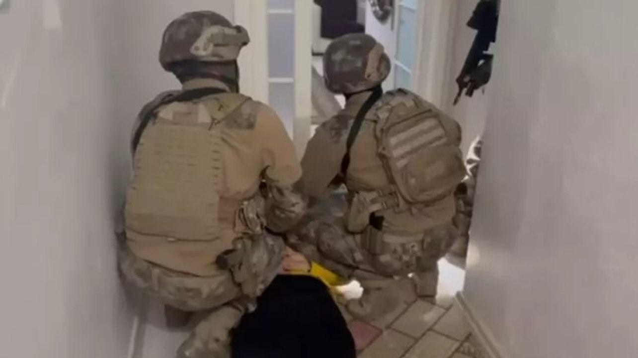 Bakan Yerlikaya: 25 ilde düzenlenen operasyonlarda 245 zehir taciri ve sokak satıcısı yakalandı