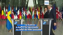 Bandeira da Suécia já foi hasteada na sede da NATO