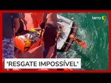 Bombeiros fazem resgate em alto mar após homem sofrer acidente dentro de navio no litoral de SP