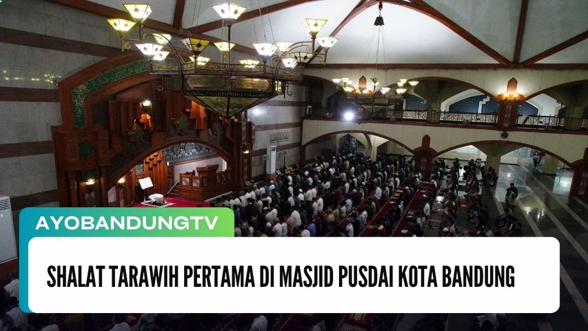 Gelaran Shalat Tarawih Pertama di Masjid Pusdai Kota Bandung