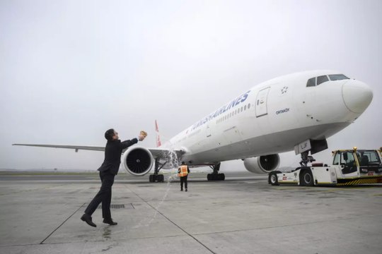 THY’nin Melbourne uçuşu dünyada en fazla izlenen uçuş oldu! Türk bayraklarıyla karşılandı