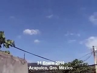 UFO fleet of 30 recorded over Acapulco, Mexico 31 jan 2010
