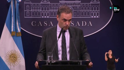 Manuel Adorni, acorralado por los periodistas, le bajó el precio al aumento de sueldos: ¿no se dio cuenta de que cobró $1.437.062 de más?