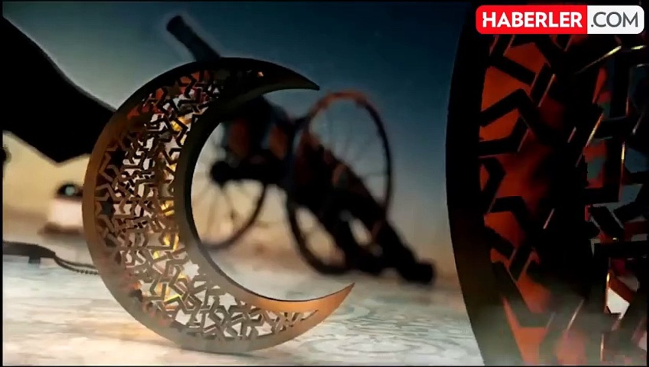 Türk akademisyen ve hafız, Kur'an-ı Kerim'i baştan sona okuyarak 14 dildeki mealiyle yayımlıyor