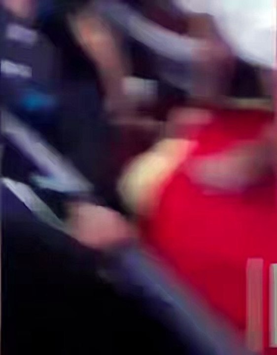 El avión perdió altitud rápidamente y propulsó al techo a todas las personas que no llevaban puesto el cinturón de seguridad