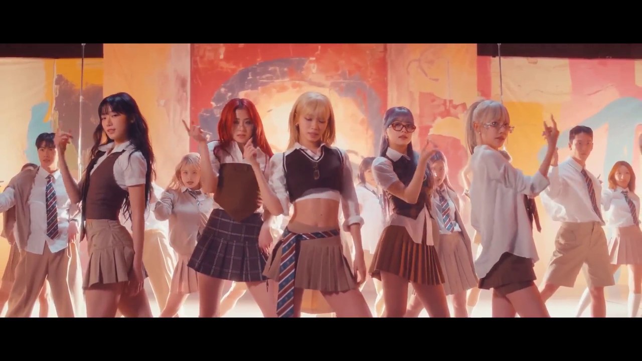 LE SSERAFIM (르세라핌) 'Smart' OFFICIAL MV - Reverse Video . oediV esreveR