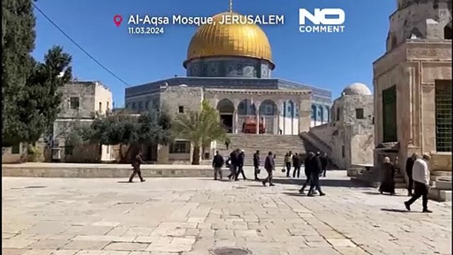 شاهد: نحو 35 ألف مصلٍ يؤدون صلاتي العشاء والتراويح بالمسجد الأقصى في أول أيام شهر رمضان