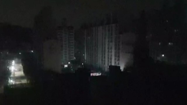 경기 김포시 사우동 일대 정전...1,300여 세대 불편 / YTN