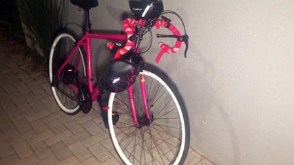 Ciclista fica ferida em acidente com Onix no Centro