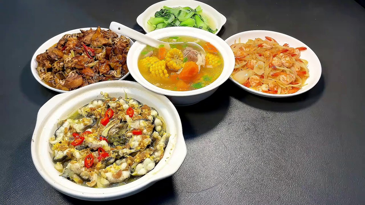 Braised pickled Chinese cabbage with Eel