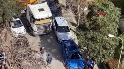 Kadıköy'de korna kavgası: Bıçak ve kemerle 3 kişiyi yaraladılar!