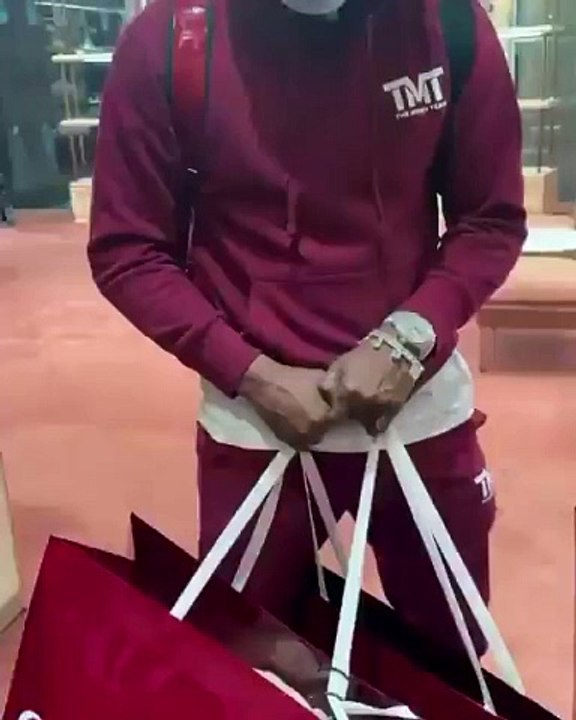 Floyd Mayweather reportedly spent $7 million shopping at the Gucci store
