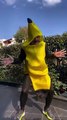 Θάνος Κιούσης: Ντύθηκε μπανάνα & πήρε τον γιο του από το σχολείο