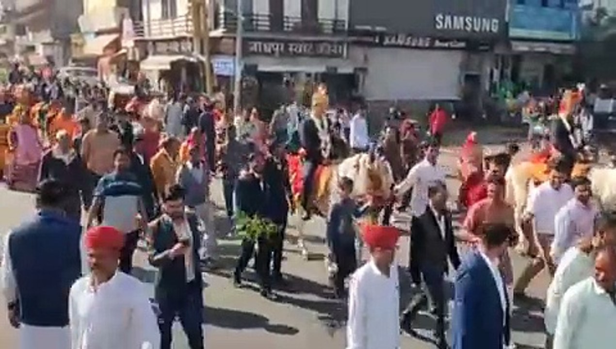 ब्राह्मण समाज: बैंड-बाजे के साथ निकली बारात