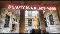 Claire Fontaine a Palazzo Maffei: bellezza, ready-made e politica