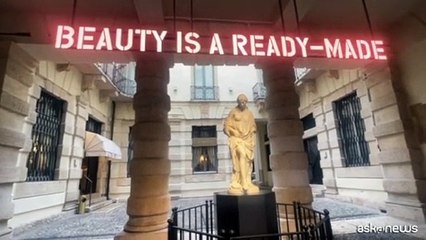 Claire Fontaine a Palazzo Maffei: bellezza, ready-made e politica