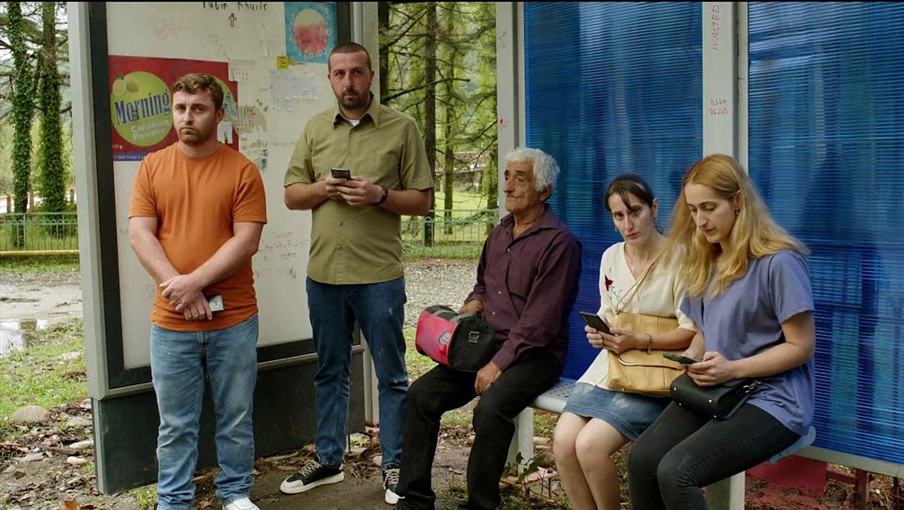 Amsel im Brombeerstrauch Trailer DF