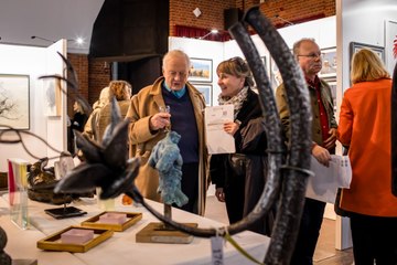 Bedales Art Sale Supports Refugee Network 🎨