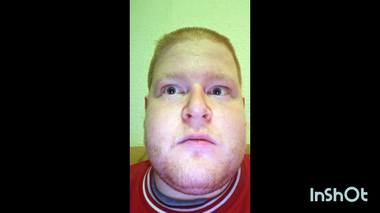 Lukas Heil nimmt zum ersten Mal Zaubercafé