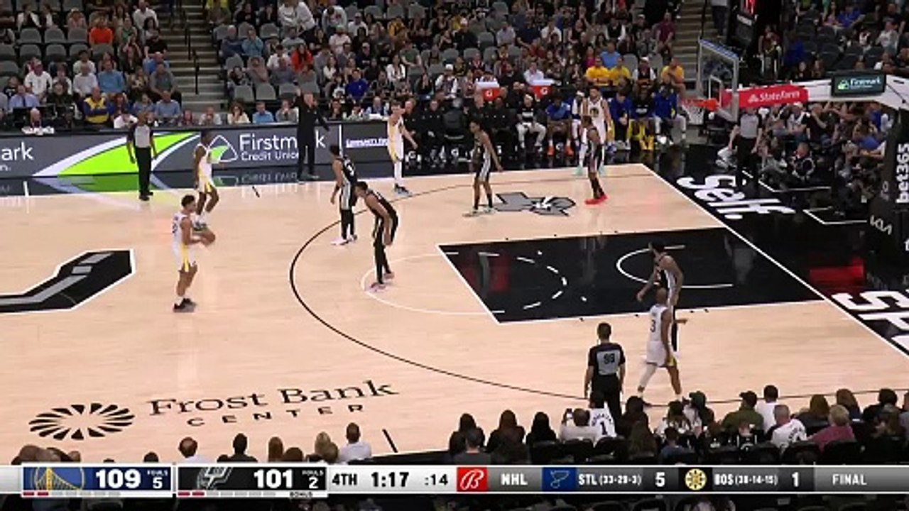 Trayce Jackson-Davis posterizes Wembanyama