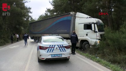 TIR, belediye otobüsüne çarptı; 1 ölü, 3 yaralı