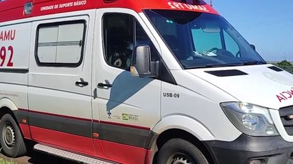 Motociclista é socorrido pelo SAMU em acidente na BR-277