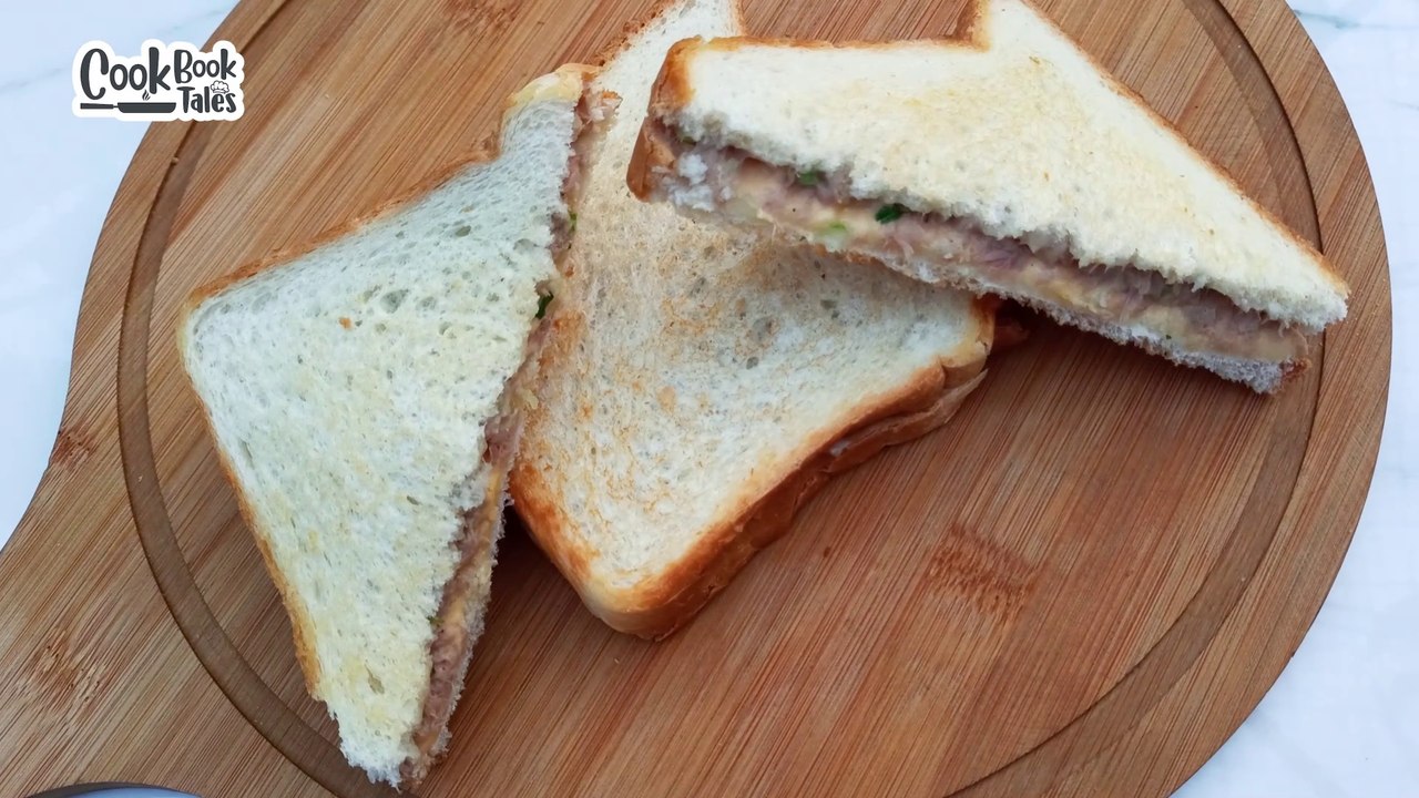 Tuna Sandwich | অল্প সময়ে টুনা সান্ডউইচ রেসিপি | Perfect Breakfast or Snack Sandwich | Cheesy Tuna Melt Recipe