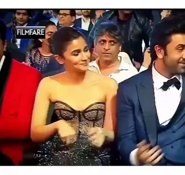 Ranbir Kapoor ने विक्की कौशल को सरेआम किया किस, फैंस बोले, ‘कैट को कर रहे हैं मिस’