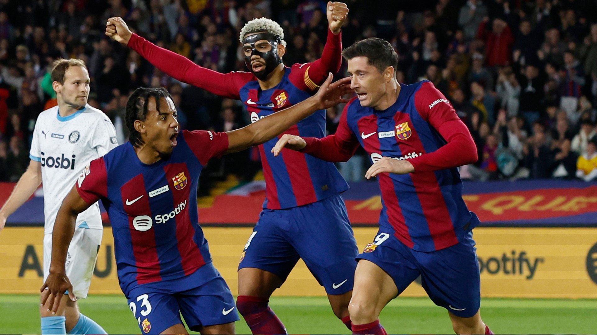 Ronald Araujo Regresa Con El Barcelona Para La Champions League BeIN 