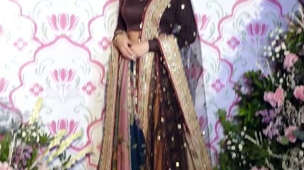 Katrina Kaif arrives with her sister, gets a sweet surprise from fan; don’t miss her reaction!