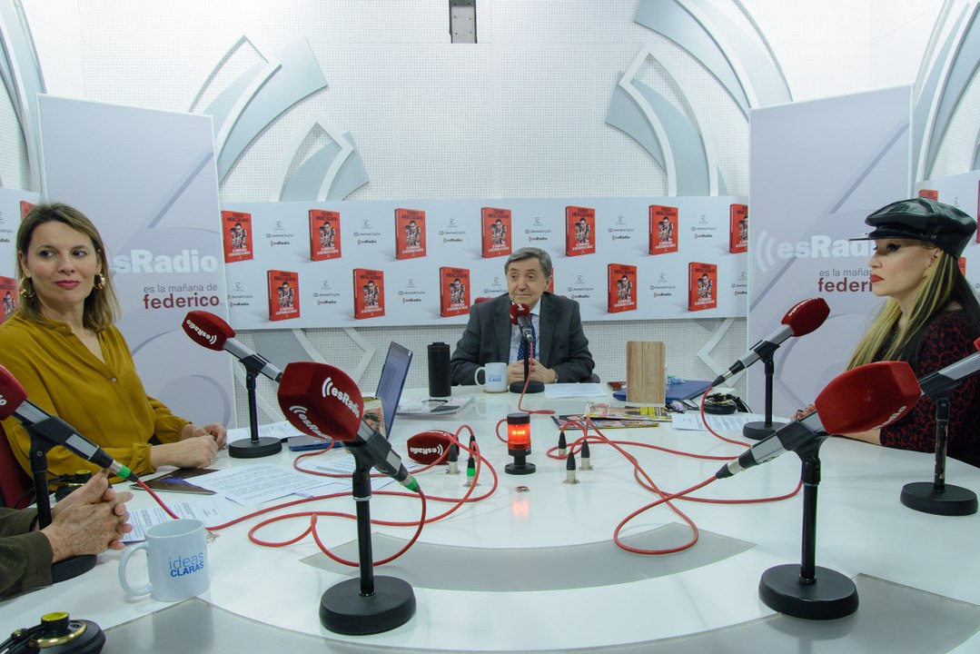 La revista 'Fearless' premia a la Crónica Rosa de 'Es la mañana de Federico' en esRadio