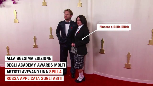 Una spilla rossa per il cessate il fuoco a Gaza: il messaggio delle star agli Oscar