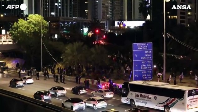 Israele, Tel Aviv tra la rabbia contro Netanyahu e il dolore per gli ostaggi