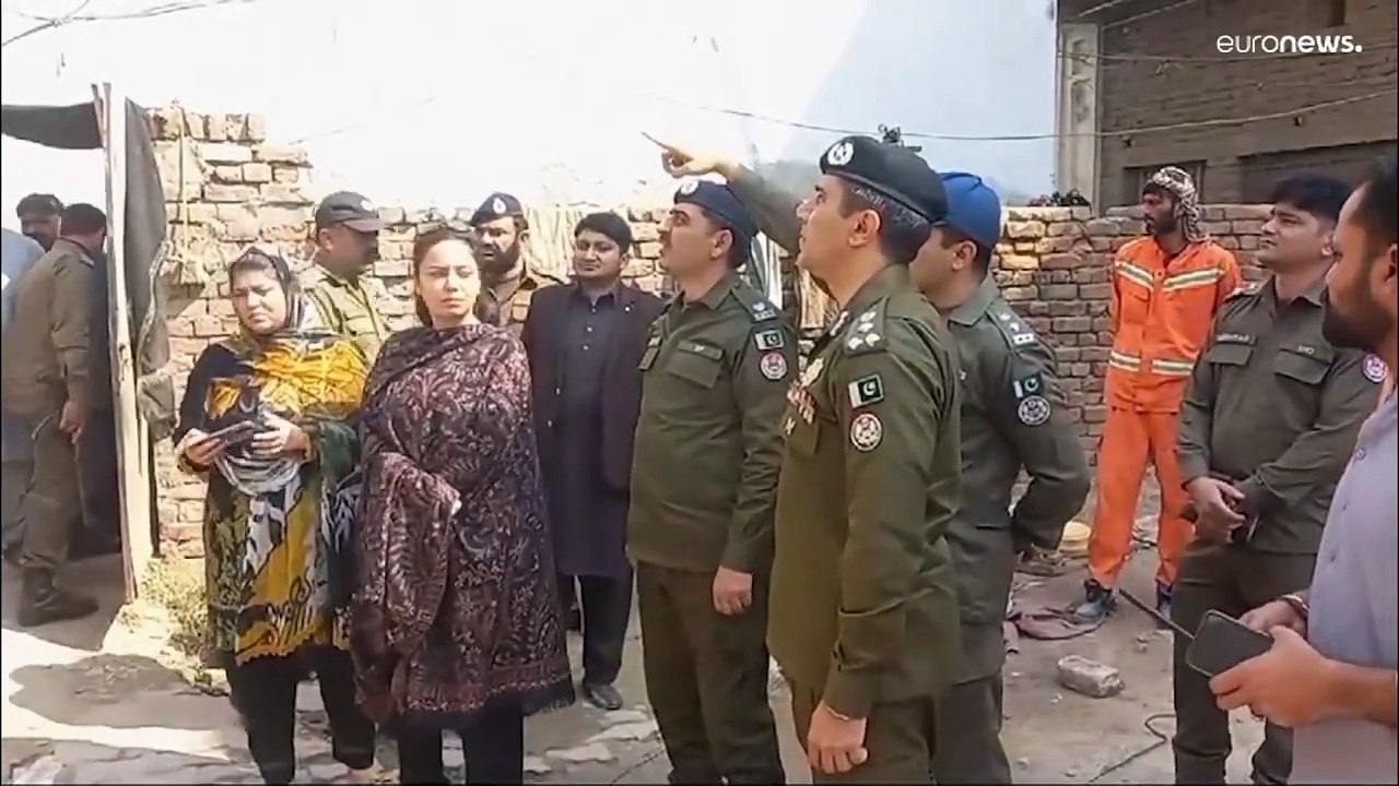 فيديو: مقتل تسعة على الأقل وإصابة آخرين في انهيار مبنى سكني بوسط باكستان