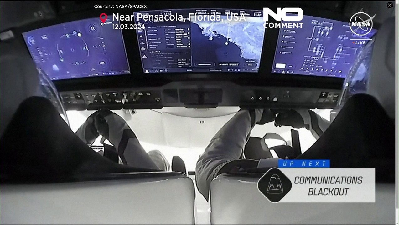 Crew Dragon с космонавтами на борту вернулся на...