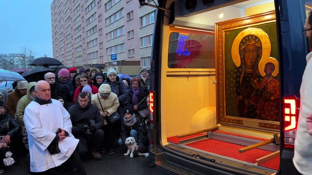 Powitanie obrazu Matki Bożej Częstochowskiej w parafii św. Józefa we Włocławku