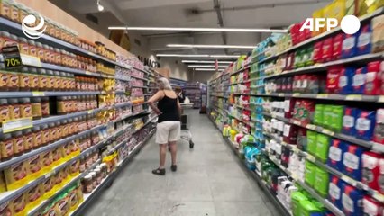 Inflación pierde impulso en Argentina pero se mantiene alta en 276% a 12 meses