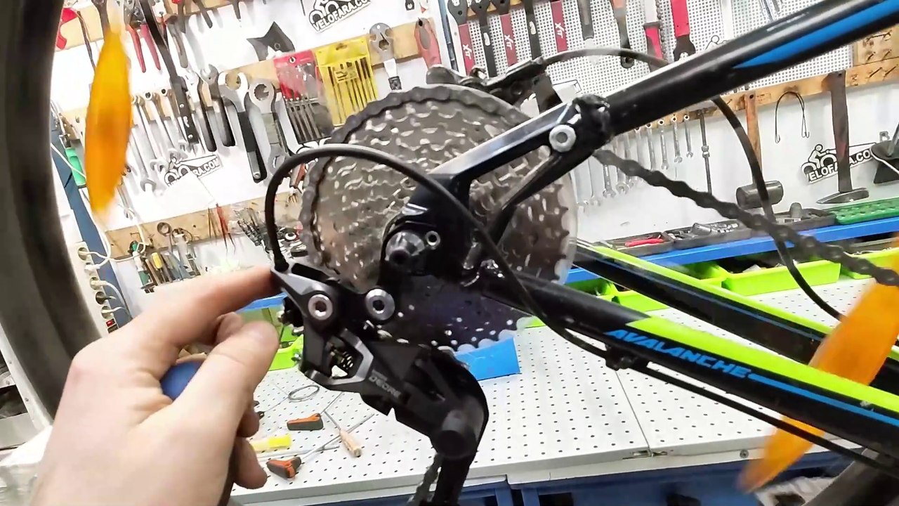 Bicycle Upgrade. Replacing and adjusting the Deore rear derailleur | DIY