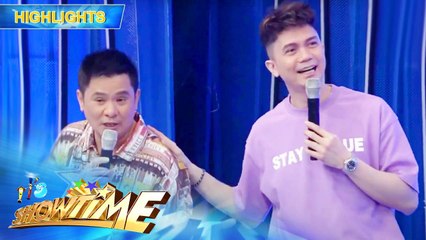 Vhong playfully teases Ogie about the polo shirt he is wearing | It's Showtime