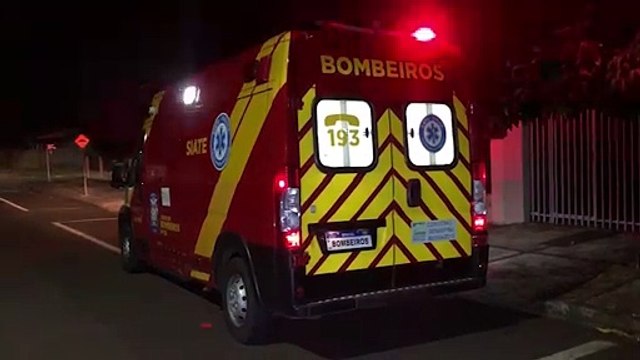 Idoso de 78 anos fica ferido ao sofrer queda em residência no Centro