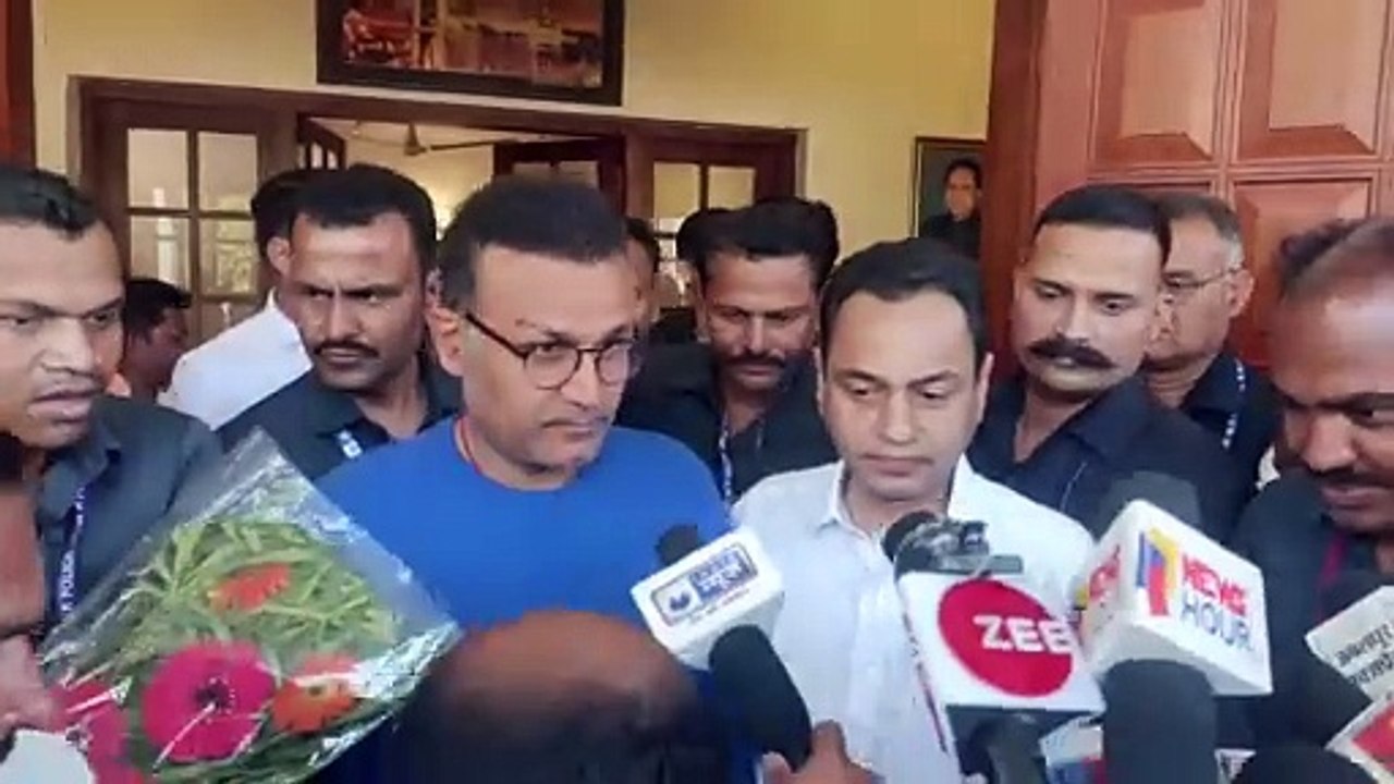 VIDEO: इलेक्शन लडऩे की बात पर क्रिकेटर वीरेन्द्र सहवाग ने दी ऐसी प्रतिक्रिया, सब रह गए दंग