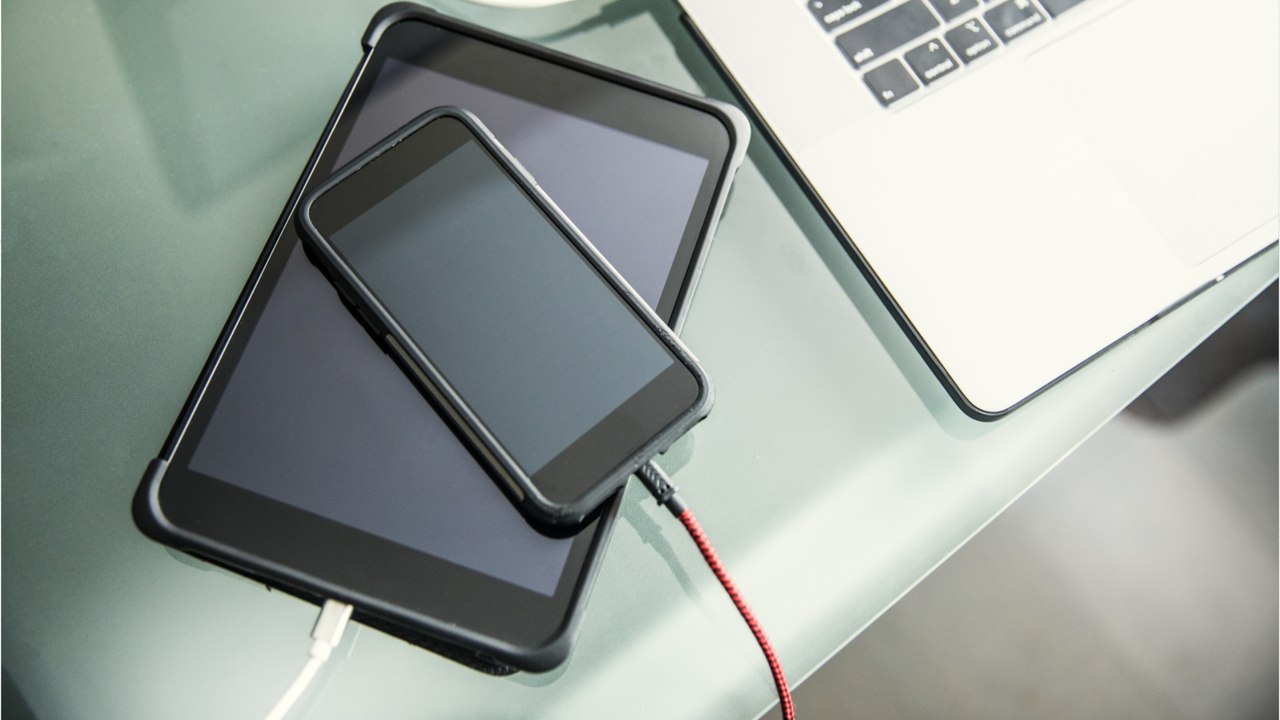 Ordnungshack: Foldback-Klammern gegen Kabelsalat