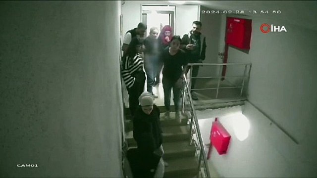 Kadınların saç saça baş başa kavgasını erkekler bile ayıramadı