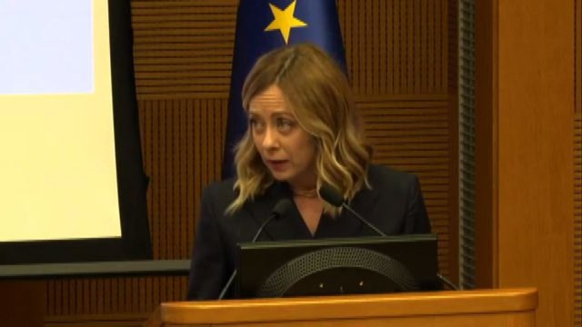 Fisco, Meloni: Non dirò mai che le tasse sono bellissime