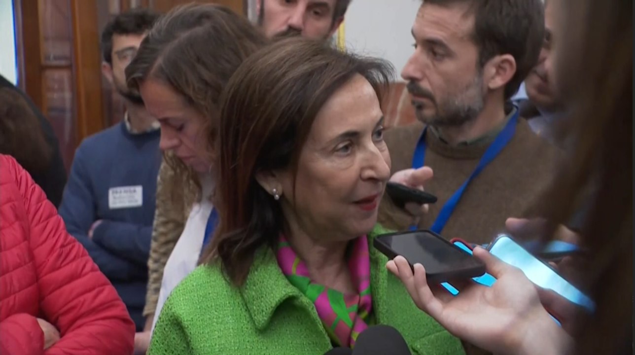 Robles subraya que todos los contratos de Defensa se hacen conforme a la ley