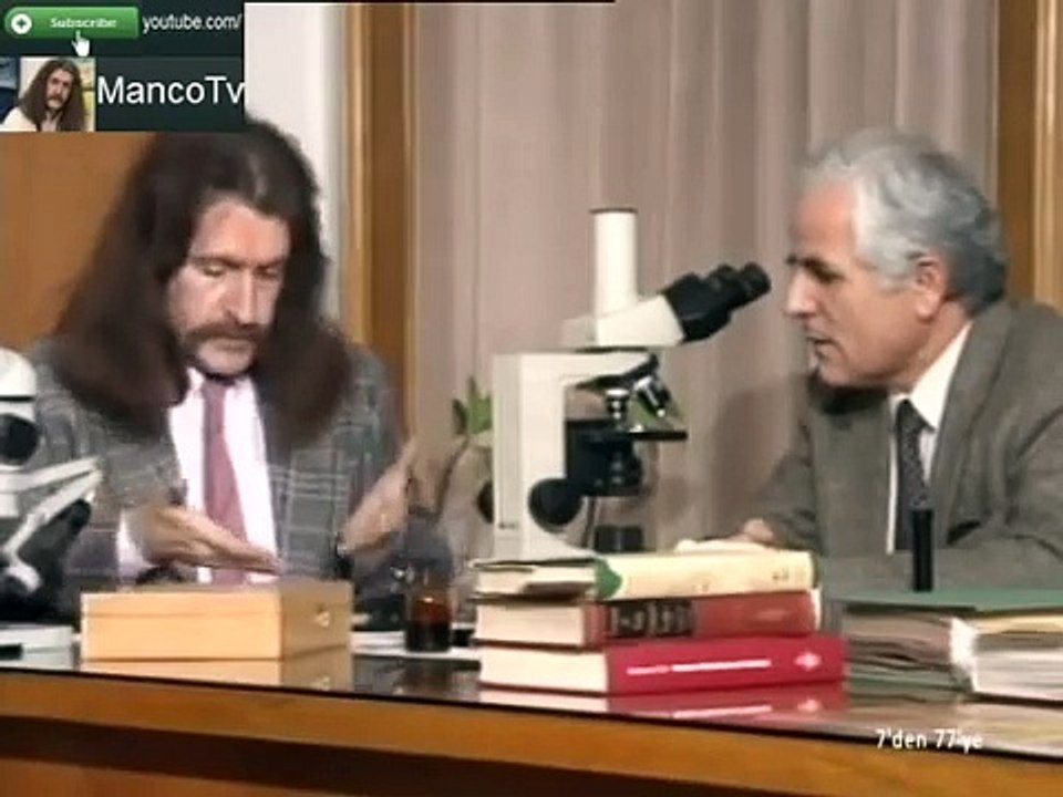Barış Manço Ağaçtaki Bismillah Yazısını İnceliyor 1989