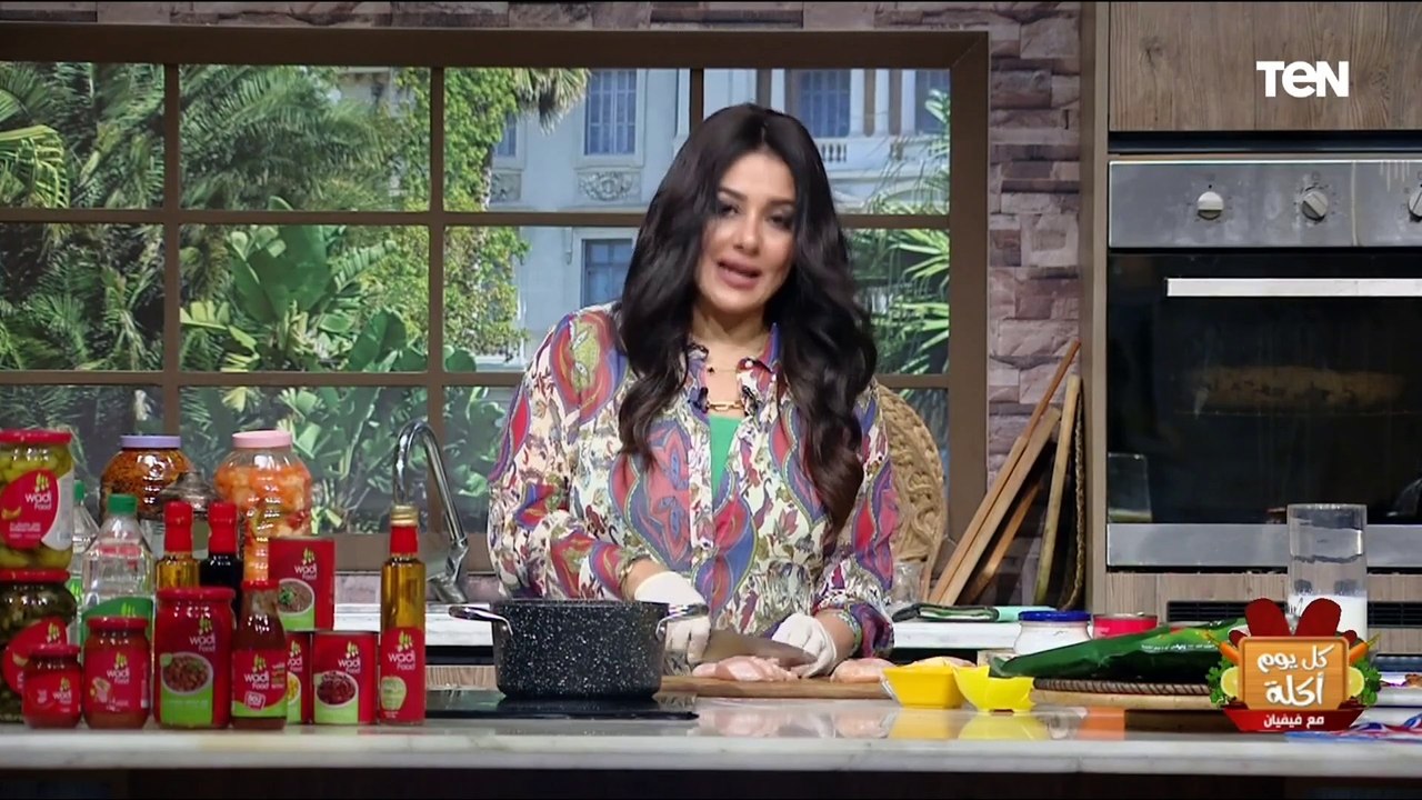 طريقة عمل شوربة الكريمة بالفراخ والمشروم مع الشيف فيفيان