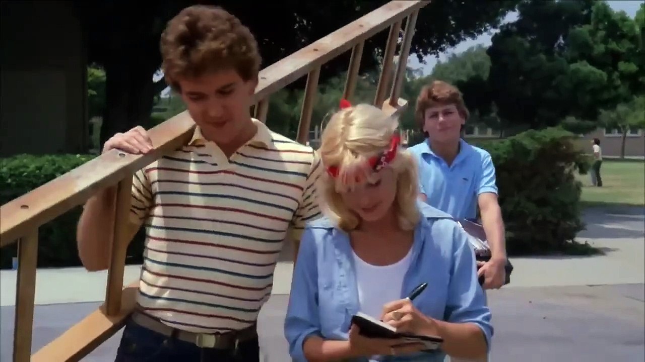 "Massacre à la perceuse"(The Slumber Party Massacre) de Amy Holden Jones (1982) | En Français(sous-titres anglais dispo)